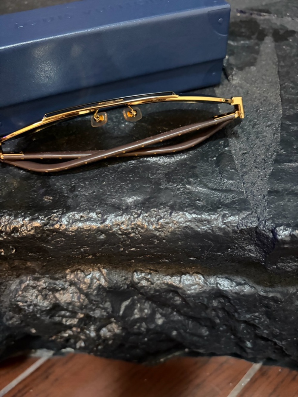 Louis Vuitton Men’s Gold Frame Sunglasses - 2021 - PACIFIC GOLD EBENE E Z2338E - Picture 10 of 13